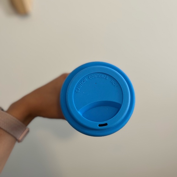 BNWOT EPCOT Travel Coffee Cup - Picture 3 of 3